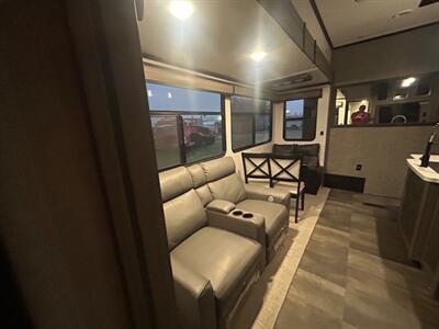 2022 Crossroads RV Cameo 4051BH   - Photo 10 - Madera, CA 93636