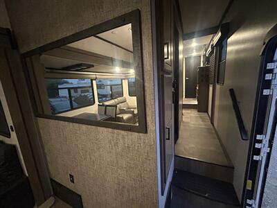 2022 Crossroads RV Cameo 4051BH   - Photo 11 - Madera, CA 93636