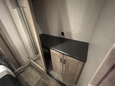 2022 Crossroads RV Cameo 4051BH   - Photo 33 - Madera, CA 93636