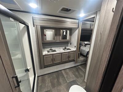 2022 Crossroads RV Cameo 4051BH   - Photo 12 - Madera, CA 93636