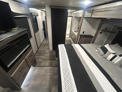 2022 Crossroads RV Cameo 4051BH   - Photo 16 - Madera, CA 93636