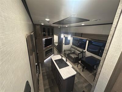 2022 Crossroads RV Cameo 4051BH   - Photo 17 - Madera, CA 93636