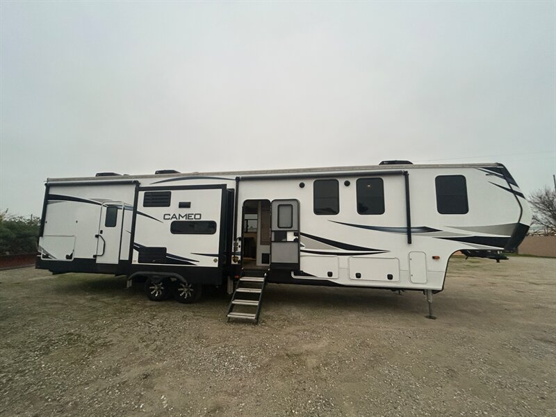 2022 Crossroads RV Cameo 4051BH   - Photo 1 - Madera, CA 93636