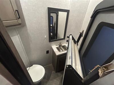 2022 Crossroads RV Cameo 4051BH   - Photo 24 - Madera, CA 93636