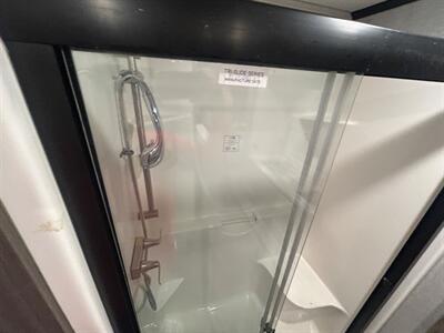 2022 Crossroads RV Cameo 4051BH   - Photo 31 - Madera, CA 93636