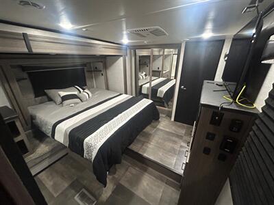 2022 Crossroads RV Cameo 4051BH   - Photo 14 - Madera, CA 93636