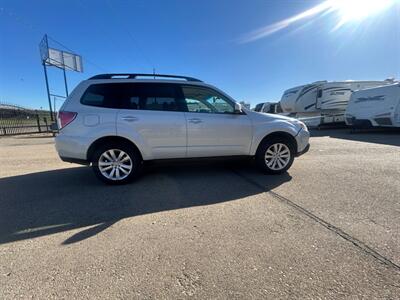 2013 Subaru Forester 2.5X Premium   - Photo 3 - Madera, CA 93636