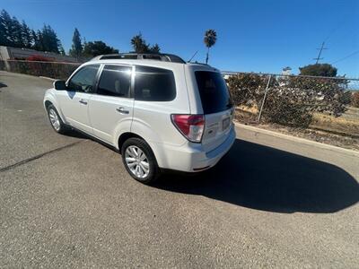 2013 Subaru Forester 2.5X Premium   - Photo 5 - Madera, CA 93636