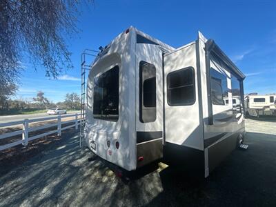 2014 Keystone Alpine 3450 RL   - Photo 3 - Madera, CA 93636