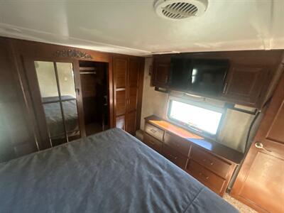 2014 Keystone Alpine 3450 RL   - Photo 18 - Madera, CA 93636