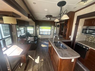 2014 Keystone Alpine 3450 RL   - Photo 8 - Madera, CA 93636