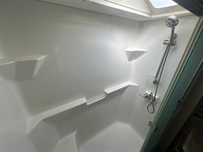 2014 Keystone Alpine 3450 RL   - Photo 16 - Madera, CA 93636