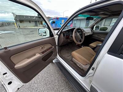 1999 Toyota 4Runner Limited   - Photo 11 - Madera, CA 93636
