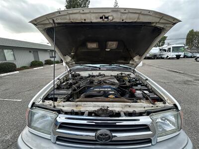 1999 Toyota 4Runner Limited   - Photo 10 - Madera, CA 93636