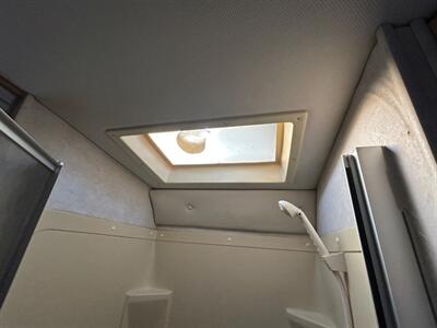 2006 R-Vision Trail Lite 293B+   - Photo 12 - Madera, CA 93636