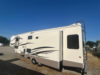 2017 FOREST RIVER CEDAR CREEK M-35IK   - Photo 4 - Madera, CA 93636
