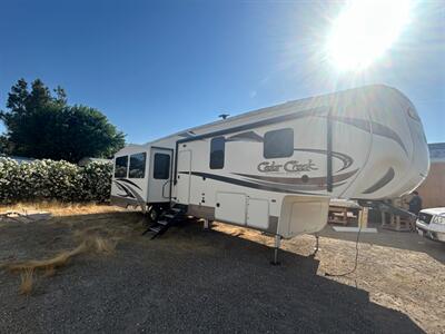 2017 FOREST RIVER CEDAR CREEK M-35IK   - Photo 1 - Madera, CA 93636