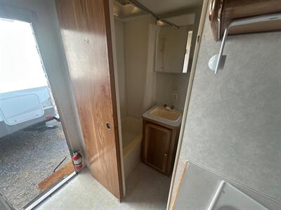 2000 FOREST RIVER WILDWOOD T26   - Photo 4 - Madera, CA 93636