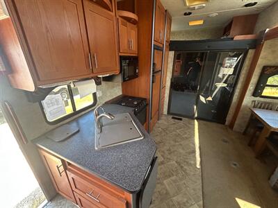 2008 Keystone Fusion 362   - Photo 7 - Madera, CA 93636