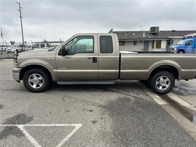 2005 Ford F-250 Super Duty Lariat   - Photo 2 - Madera, CA 93636