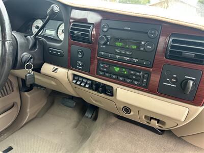 2005 Ford F-250 Super Duty Lariat   - Photo 34 - Madera, CA 93636