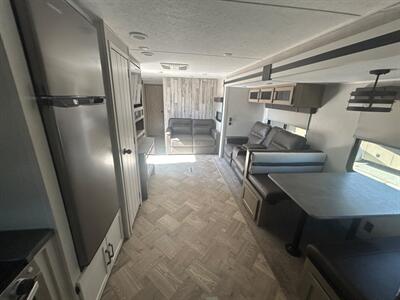 2022 Palomino Puma 31 FKRK   - Photo 9 - Madera, CA 93636