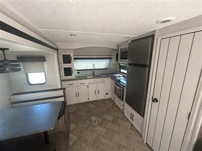 2022 Palomino Puma 31 FKRK   - Photo 5 - Madera, CA 93636