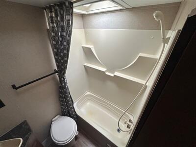 2016 Jayco 23RB   - Photo 10 - Madera, CA 93636