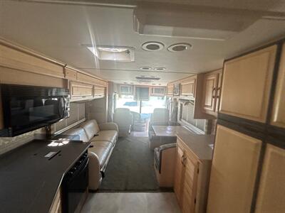 2004 Fleetwood Discovery 35M   - Photo 49 - Madera, CA 93636