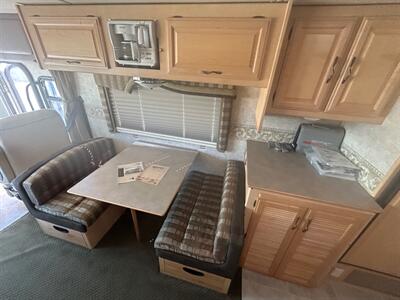 2004 Fleetwood Discovery 35M   - Photo 30 - Madera, CA 93636