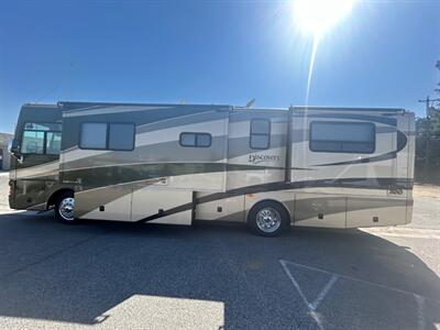 2004 Fleetwood Discovery 35M   - Photo 11 - Madera, CA 93636