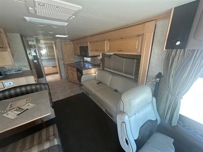 2004 Fleetwood Discovery 35M   - Photo 25 - Madera, CA 93636