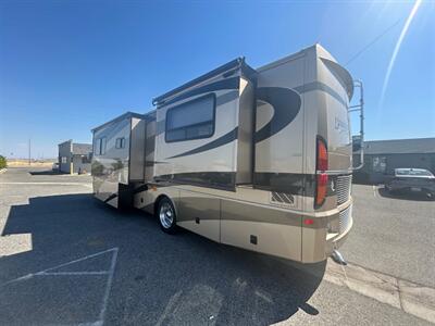 2004 Fleetwood Discovery 35M   - Photo 8 - Madera, CA 93636