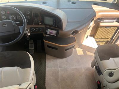 2004 Fleetwood Discovery 35M   - Photo 23 - Madera, CA 93636