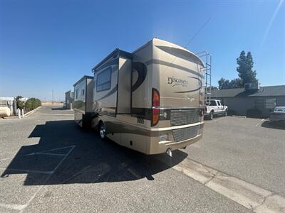 2004 Fleetwood Discovery 35M   - Photo 7 - Madera, CA 93636