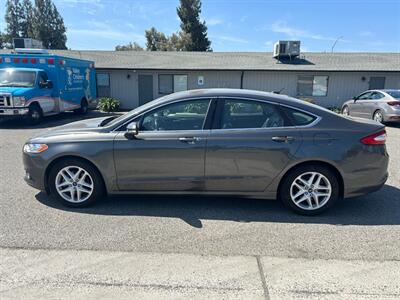 2016 Ford Fusion SE   - Photo 5 - Madera, CA 93636