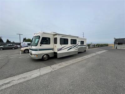 2003 Fleetwood FIESTA 32S   - Photo 7 - Madera, CA 93636