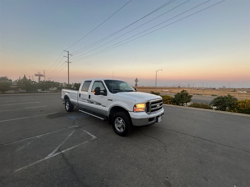 2005 Ford F-250 Super Duty Lariat   - Photo 1 - Madera, CA 93636