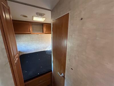 2006 Fleetwood Gearbox 260   - Photo 9 - Madera, CA 93636