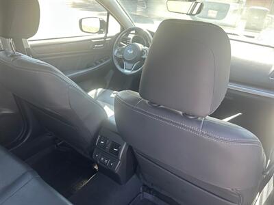 2019 Subaru Outback 3.6R Limited   - Photo 15 - Madera, CA 93636