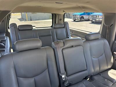 2004 Chevrolet Suburban 1500 4dr 1500   - Photo 13 - Madera, CA 93636