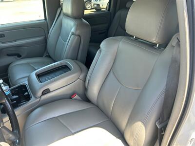 2004 Chevrolet Suburban 1500 4dr 1500   - Photo 9 - Madera, CA 93636