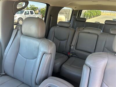 2004 Chevrolet Suburban 1500 4dr 1500   - Photo 10 - Madera, CA 93636