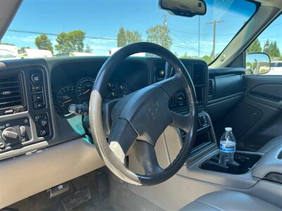 2004 Chevrolet Suburban 1500 4dr 1500   - Photo 8 - Madera, CA 93636
