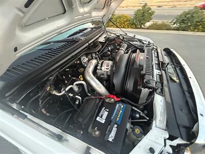 2005 Ford F-250 Super Duty XL 4dr Crew Cab XL   - Photo 25 - Madera, CA 93636