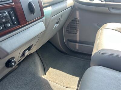 2005 Ford F-250 Super Duty XL 4dr Crew Cab XL   - Photo 89 - Madera, CA 93636