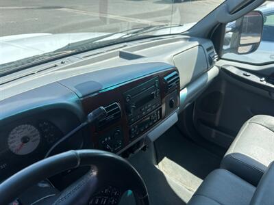 2005 Ford F-250 Super Duty XL 4dr Crew Cab XL   - Photo 75 - Madera, CA 93636