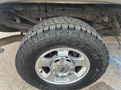 2005 Ford F-250 Super Duty XL 4dr Crew Cab XL   - Photo 45 - Madera, CA 93636