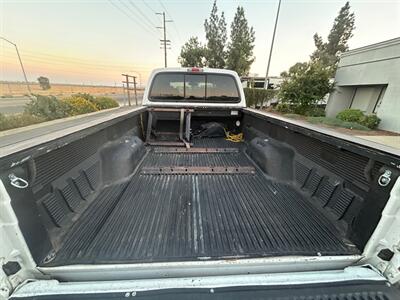 2005 Ford F-250 Super Duty XL 4dr Crew Cab XL   - Photo 14 - Madera, CA 93636
