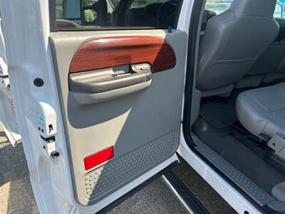 2005 Ford F-250 Super Duty XL 4dr Crew Cab XL   - Photo 95 - Madera, CA 93636